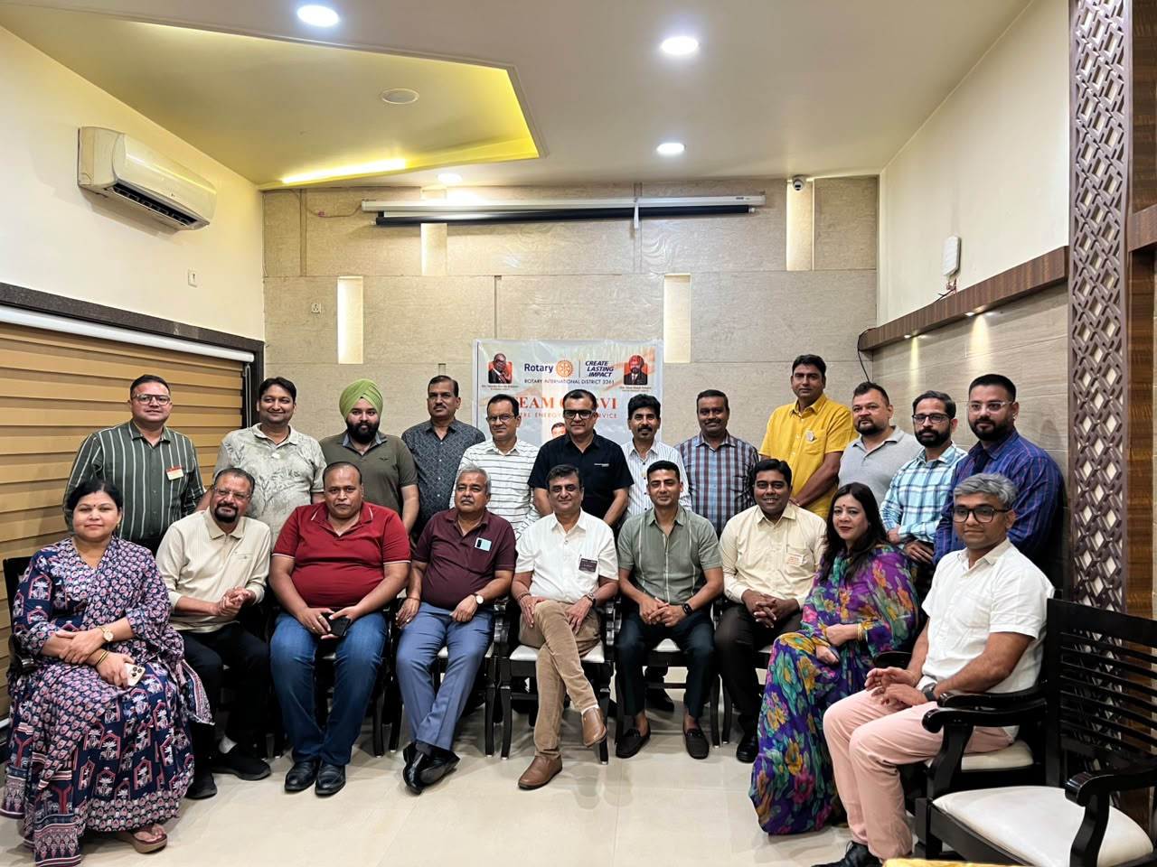 Jabalpur News :संवाद 2026: टीम ओजस्वी ने रोटरी वर्ष 2026-27 की शानदार और प्रेरणादायक शुरुआत, जबलपुर में जुटे सभी रोटरी क्लब