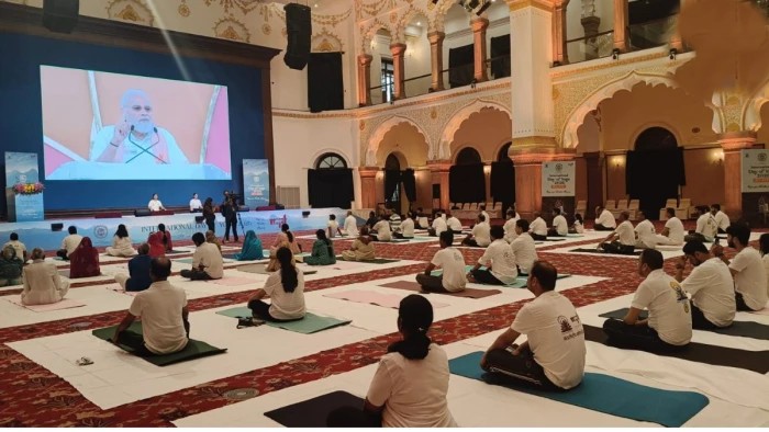 International Yoga Day 2026: योग से जुड़ा पूरा भोपाल, पीएम मोदी बोले- स्वस्थ जीवन की कुंजी है योग