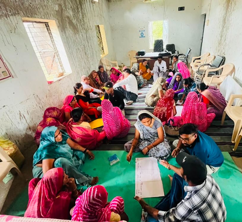 Manawar : आत्मनिर्भर पंचायत की दिशा में लाखनकोट की पहल, वर्ष 2030 के विकास विजन पर हुआ मंथन