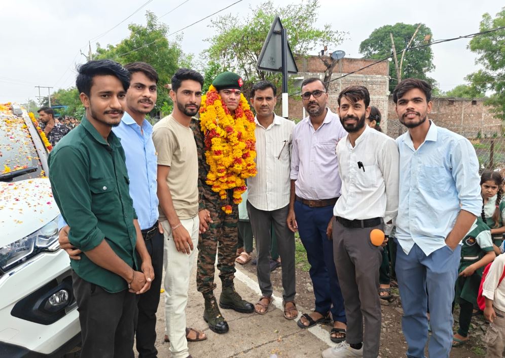 तिरंगे की गूंज के साथ घर लौटा Agniveer Shubham ,आशारेटा में हुआ भव्य स्वागत