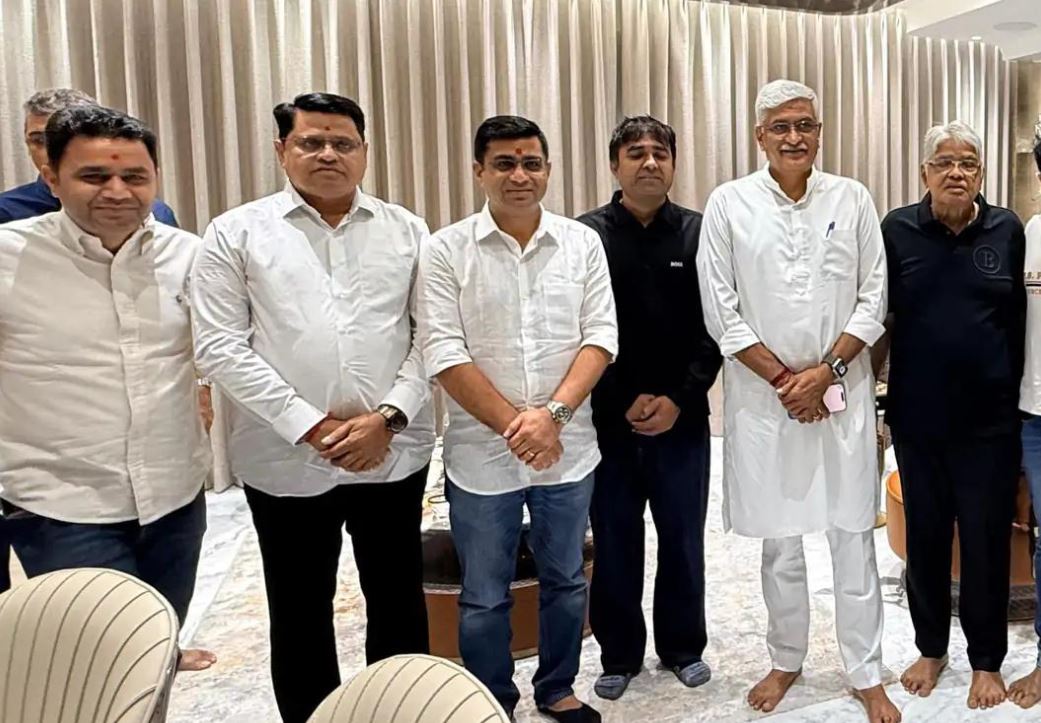 मुंबई में जालोर प्रवासियों से मिले केंद्रीय मंत्री Gajendra Singh Shekhawat : आबूरोड एयरपोर्ट और बाल संबंध बांध को पर्यटन हब बनाने पर हुई बड़ी चर्चा