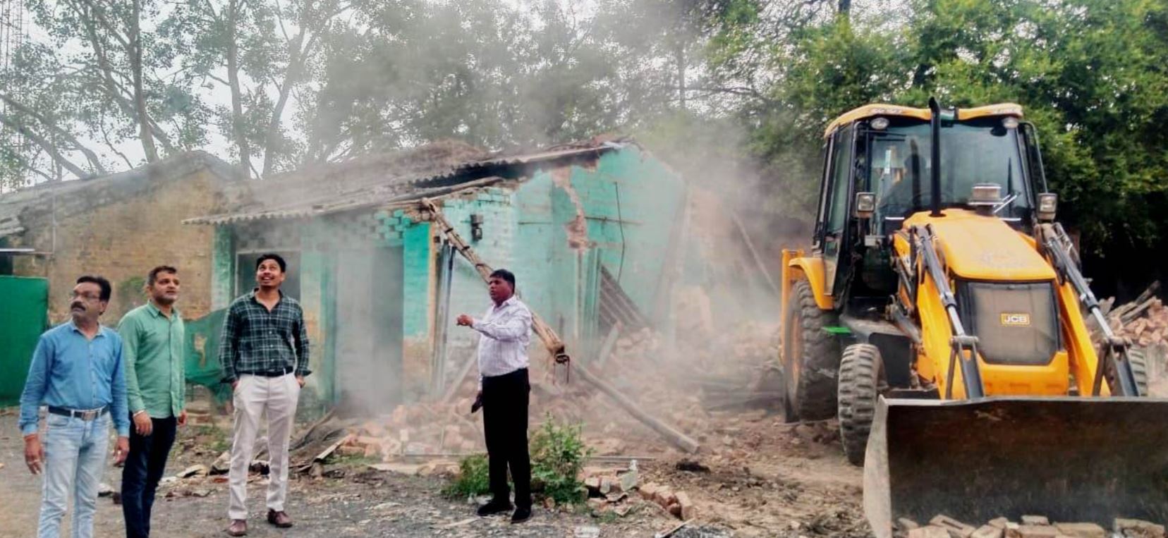 Sarangpur नगर पालिका की बड़ी कार्रवाई: बरसात से पहले थाना परिसर के तीन जर्जर भवन ध्वस्त, जनसुरक्षा को प्राथमिकता