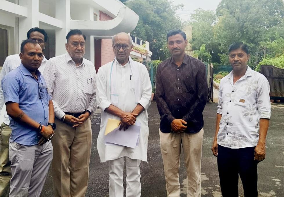 Sarangpur दिग्विजय सिंह से प्रतिनिधिमंडल की मुलाकात: क्षेत्र की समस्याओं पर विस्तृत चर्चा, समाधान का आश्वासन