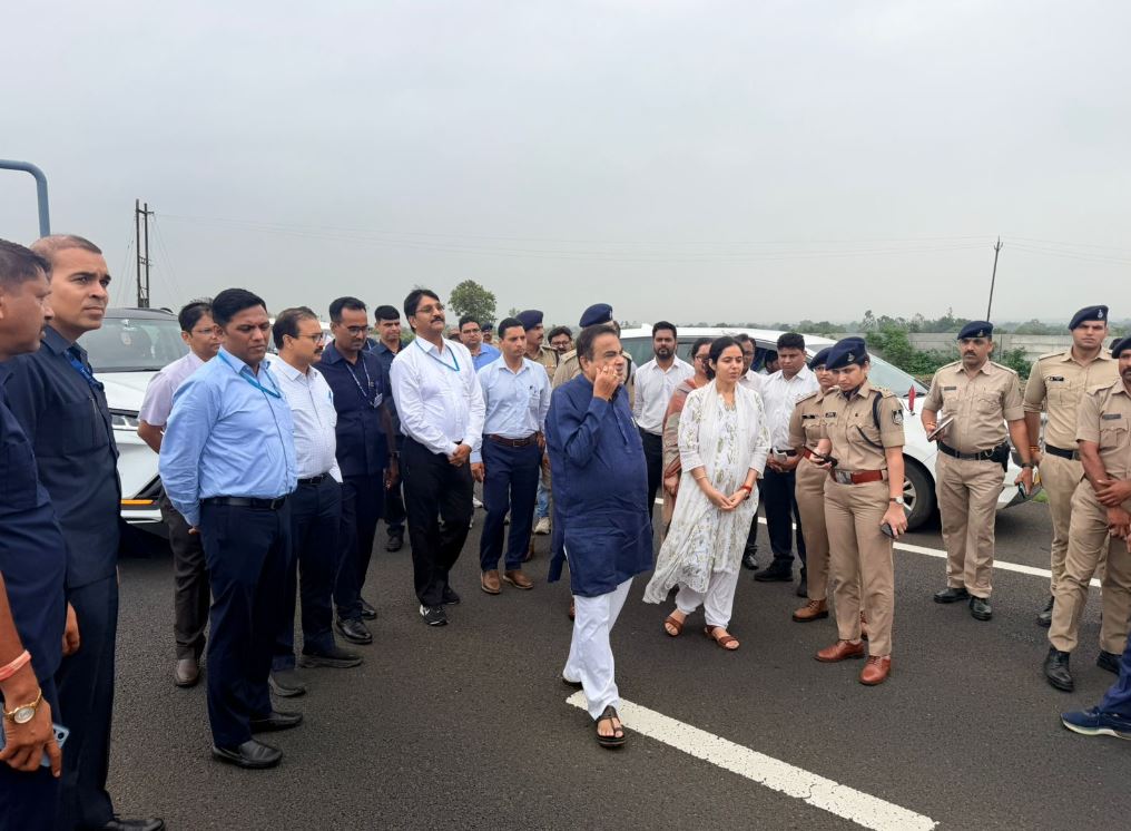Delhi-Mumbai 8-लेन एक्सप्रेस-वे का नितिन गडकरी ने किया निरीक्षण, भूतेड़ा के पास देखी सड़क की गुणवत्ता