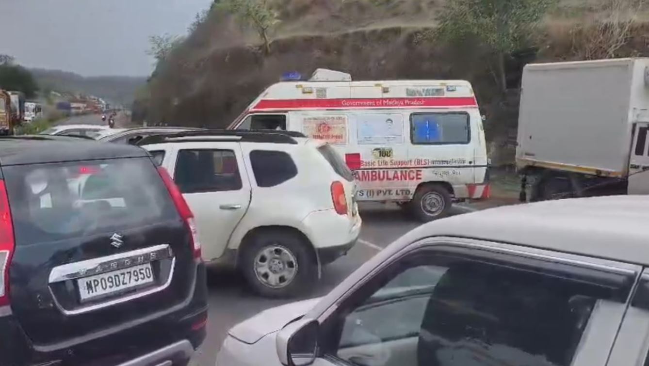 Mumbai–Agra राष्ट्रीय राजमार्ग पर भीषण जाम, भेरूघाट पुल पर मरम्मत के चलते 4 जुलाई तक एक लेन बंद, वन-वे ट्रैफिक लागू
