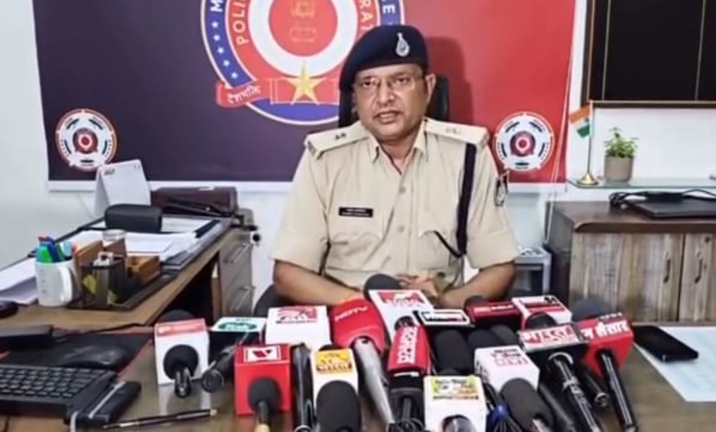 Indore के रुद्र महादेव मंदिर में चोरी, दान पेटी लेकर फरार हुआ चोर