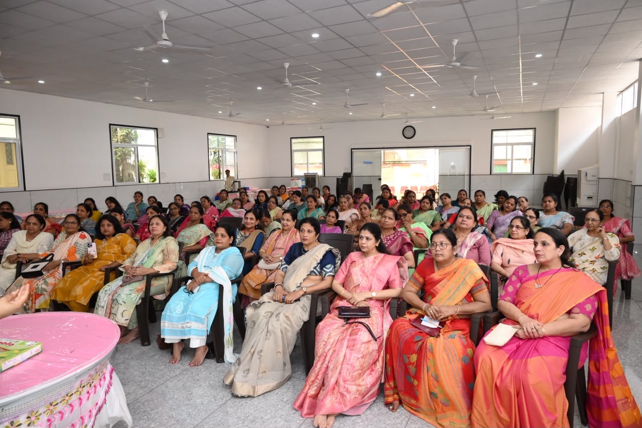 Members of the Akhil Bharatiya Shwetambar Jain Mahila Sangh during a seminar on modern marriage challenges and finding suitable life partners at Dadawadi Rambag in Indore
