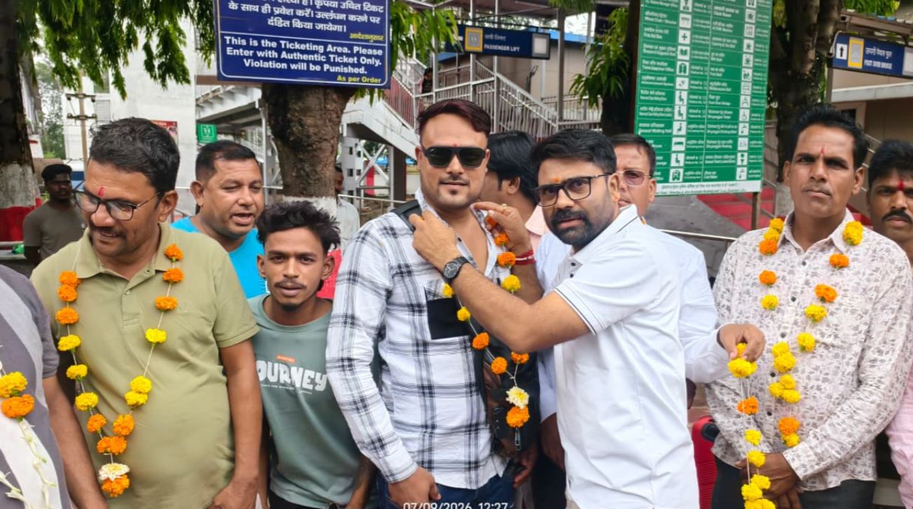 आमला से अमरनाथ यात्रियों का भव्य स्वागत, नगर पालिका अध्यक्ष ने दी शुभकामनाओं के साथ विदाई