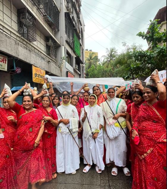 Jain : धर्म और तप का अनमोल अवसर है चातुर्मास, भायंदर में साध्वी सोम्यकला श्रीजी का भव्य प्रवेश