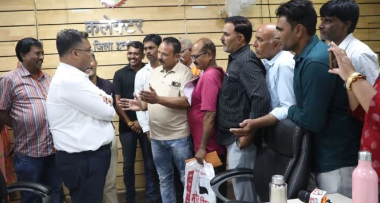 इंदौर पूर्वी Ring Road परियोजना: किसानों की कलेक्टर से गुहार—”सड़क बनवा दो या योजना ही खत्म कर दो”, मुआवजा और जमीन अधिग्रहण में देरी से बढ़ी परेशानी