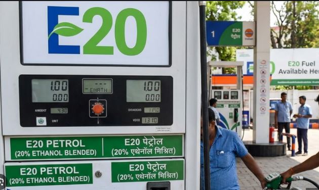 E20 Fuel Controversy: प्रदर्शनकारियों ने स्वीकार की नितिन गडकरी की चुनौती, छह प्रभावित लोगों को सामने लाने का दावा