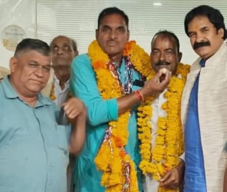 पीथमपुर में भाजपा नेता Mangilal Pathariya का जन्मदिन समारोह, कार्यकर्ताओं और गणमान्य नागरिकों ने किया स्वागत
