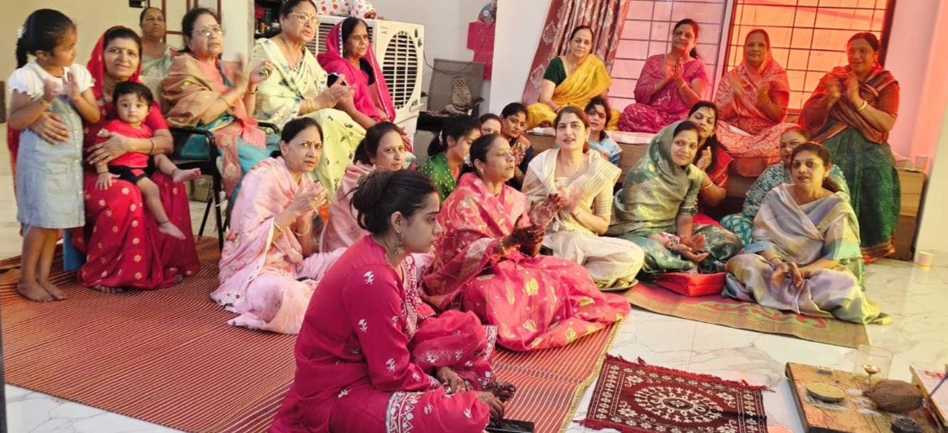 सारंगपुर में Jain समाज की महिलाओं ने किया नवकार महामंत्र का सामूहिक जाप, विश्व शांति की कामना