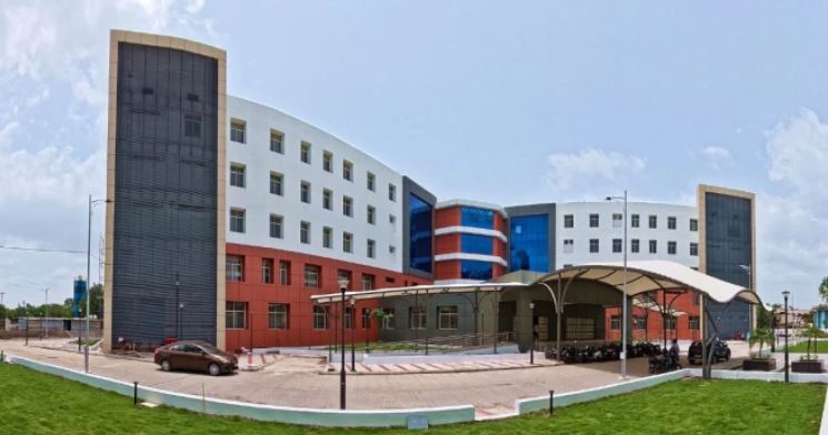 Indore : आठ साल बाद 300 बिस्तरीय जिला अस्पताल का शुभारंभ, लेकिन अधूरी सुविधाओं के साथ शुरू होगी सेवा