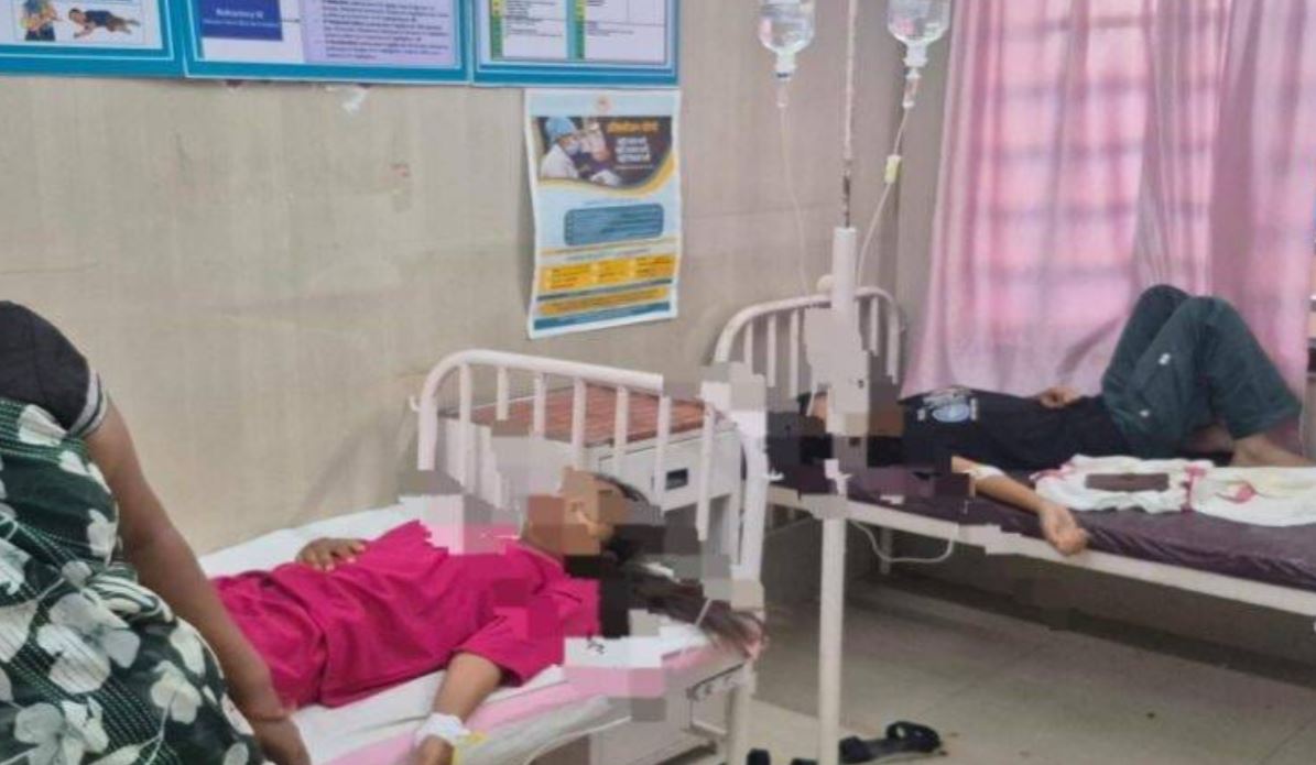 Damoh News : नाश्ता करने के बाद छात्राओं की बिगड़ी तबीयत, पेट दर्द और उल्टी की शिकायत से मचा हड़कंप