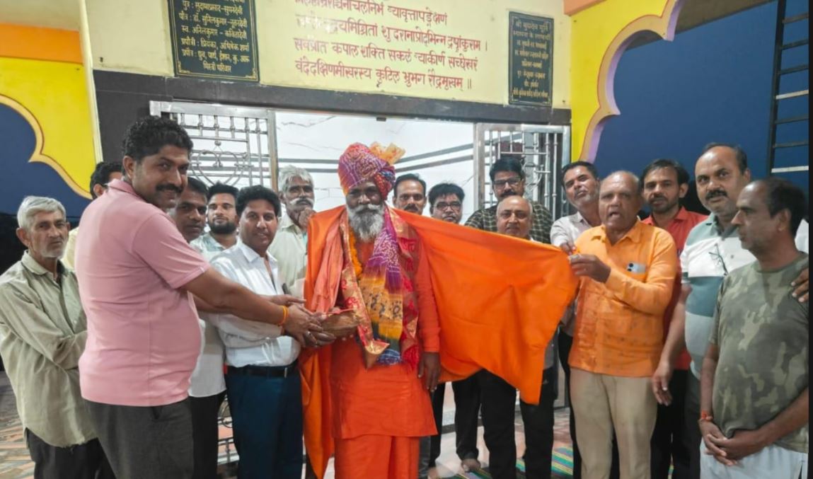 Mahant Rameshwar Giri महाराज का झकनावदा में भव्य स्वागत, नई जिम्मेदारी मिलने के बाद प्रथम धाम आगमन पर उमड़ा श्रद्धा का सैलाब