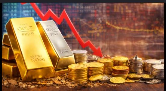 Gold-Silver Price Today 15 July 2026: सोना हुआ सस्ता, 24 कैरेट गोल्ड में ₹540 की गिरावट, चांदी के भाव स्थिर