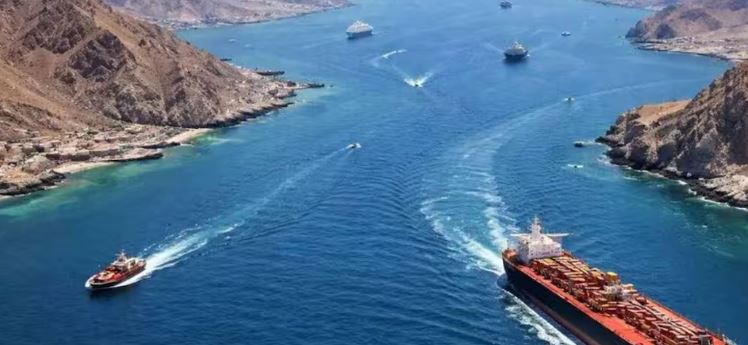 Iran-US तनाव बढ़ा: होर्मुज स्ट्रेट को लेकर तेहरान ने दी कड़े जवाब की चेतावनी