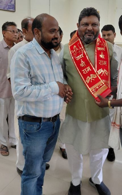 Morena : मध्य प्रदेश राज्य अनुसूचित जाति आयोग के अध्यक्ष Dr. Kailash Jatav से अजाक्स प्रतिनिधिमंडल की आत्मीय भेंट, कर्मचारी हितों से जुड़े मुद्दों पर विस्तृत चर्चा