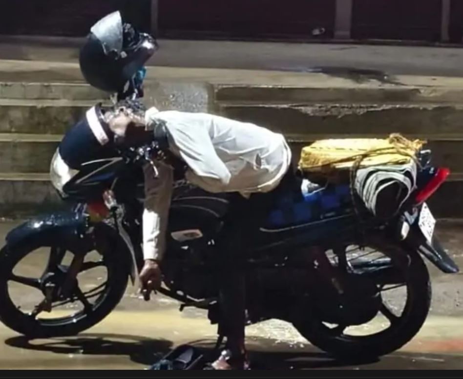 बाइक पर बैठे-बैठे चली गई जान! चंदिया में युवक की संदिग्ध मौत, पोस्टमार्टम रिपोर्ट का इंतजार