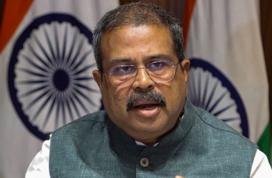 BREAKING: शिक्षा मंत्री धर्मेंद्र प्रधान ने दिया इस्तीफा, NEET विवाद के बीच बड़ा सियासी फैसला