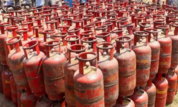 No E-KYC No Cylinder Rule: भोपाल में 1.35 लाख LPG उपभोक्ता परेशान, गैस डिलीवरी को लेकर विवाद बढ़ा