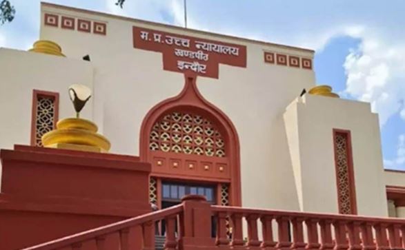 Indore Highcourt का बड़ा आदेश: अवैध होर्डिंग लगाने वालों पर एफआईआर दर्ज होगी