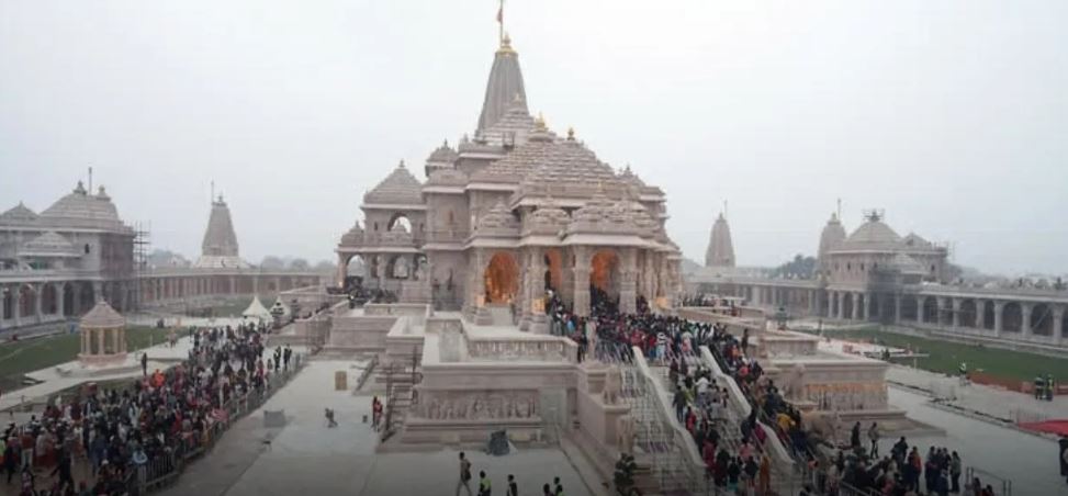 Ram Mandir चढ़ावा चोरी मामले में SIT जांच बढ़ी, CCTV से पुलिस भूमिका पर गंभीर सवाल और नए खुलासे सामने आए।