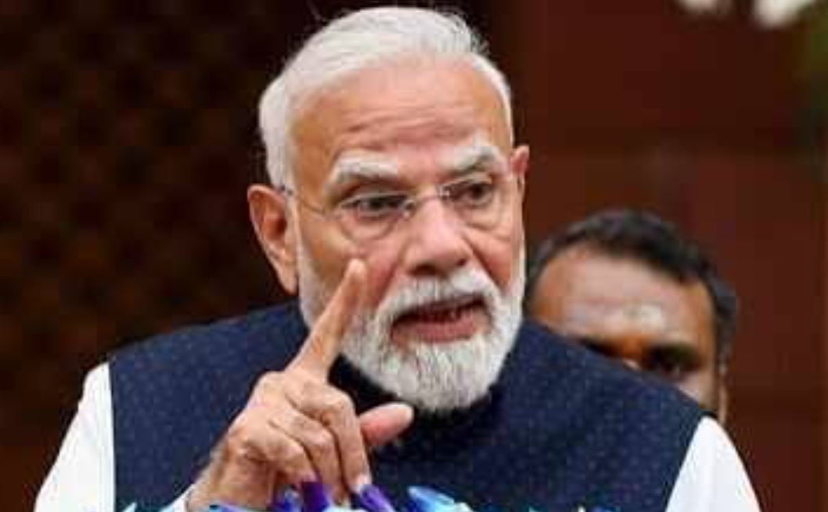 NEET पेपर लीक मामले पर प्रधानमंत्री का बड़ा बयान: छात्रों के भविष्य से खिलवाड़ करने वालों को नहीं मिलेगी कोई राहत, दोषियों पर होगी कड़ी कार्रवाई