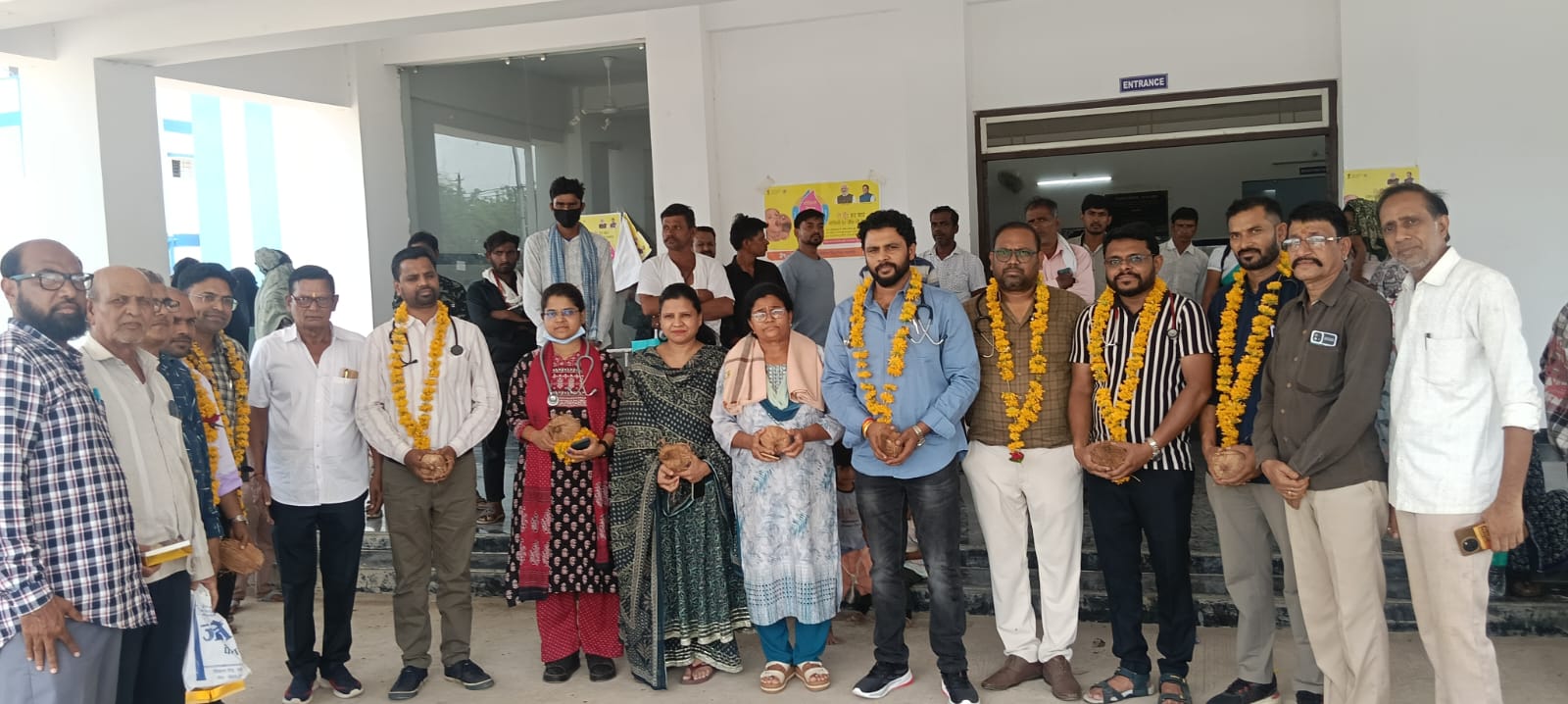 Doctors Day Manawar 2026: विश्व चिकित्सक दिवस पर 13 डॉक्टरों का भव्य सम्मान, समाजसेवियों ने किया उत्कृष्ट सेवा का अभिनंदन