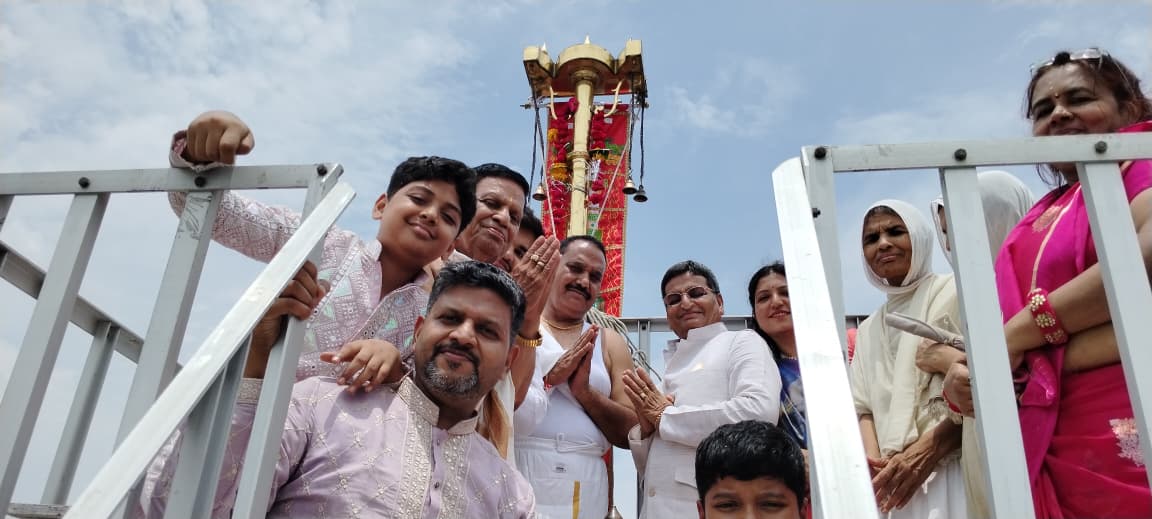 महिदपुर रोड ध्वजारोहण महोत्सव 2026: भव्य धार्मिक आयोजन में गादिया परिवार ने लिया धर्म लाभ, ओम पुण्याहंम के स्वरों से गुंजायमान हुआ जैन मंदिर