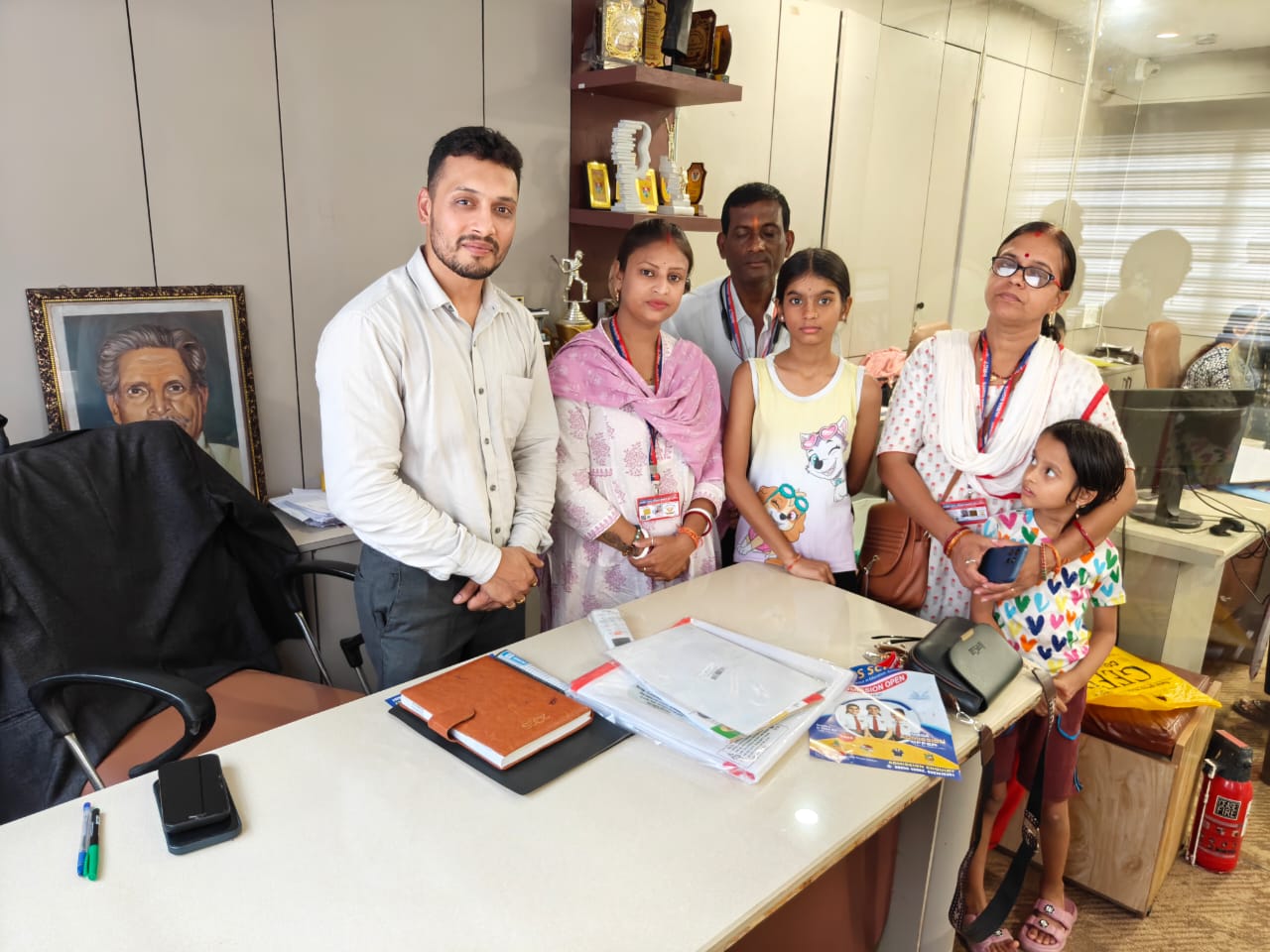 भारतीय मानव अधिकार सहकार ट्रस्ट की बड़ी पहल: छात्रा की टीसी दिलाकर पूरी फीस कराई माफ, परिवार को मिली राहत
