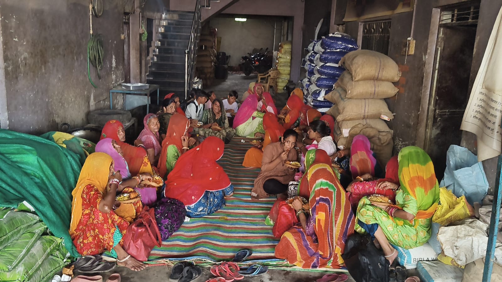 35 किलोमीटर की ऐतिहासिक भैंसवा माता पैदल यात्रा: 12 वर्षों की अटूट आस्था, सैकड़ों श्रद्धालु पहुंचे भैंसवामाता धाम