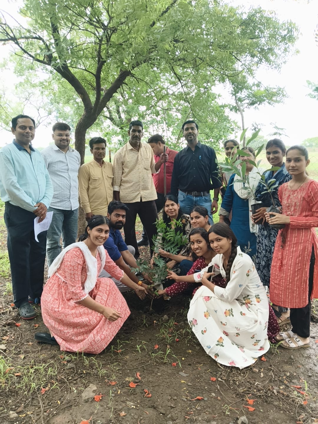 अभाविप के 78वें स्थापना दिवस पर सारंगपुर में 78 पौधों का रोपण, पर्यावरण संरक्षण का दिया संदेश