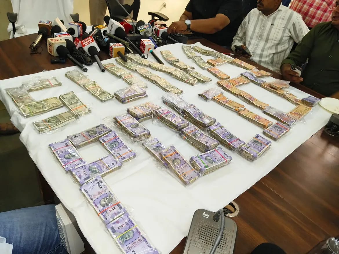 Guna पुलिस की बड़ी सफलता: 18 घंटे में 17 लाख रुपये की लूट का चौंकाने वाला खुलासा, 4 आरोपी गिरफ्तार