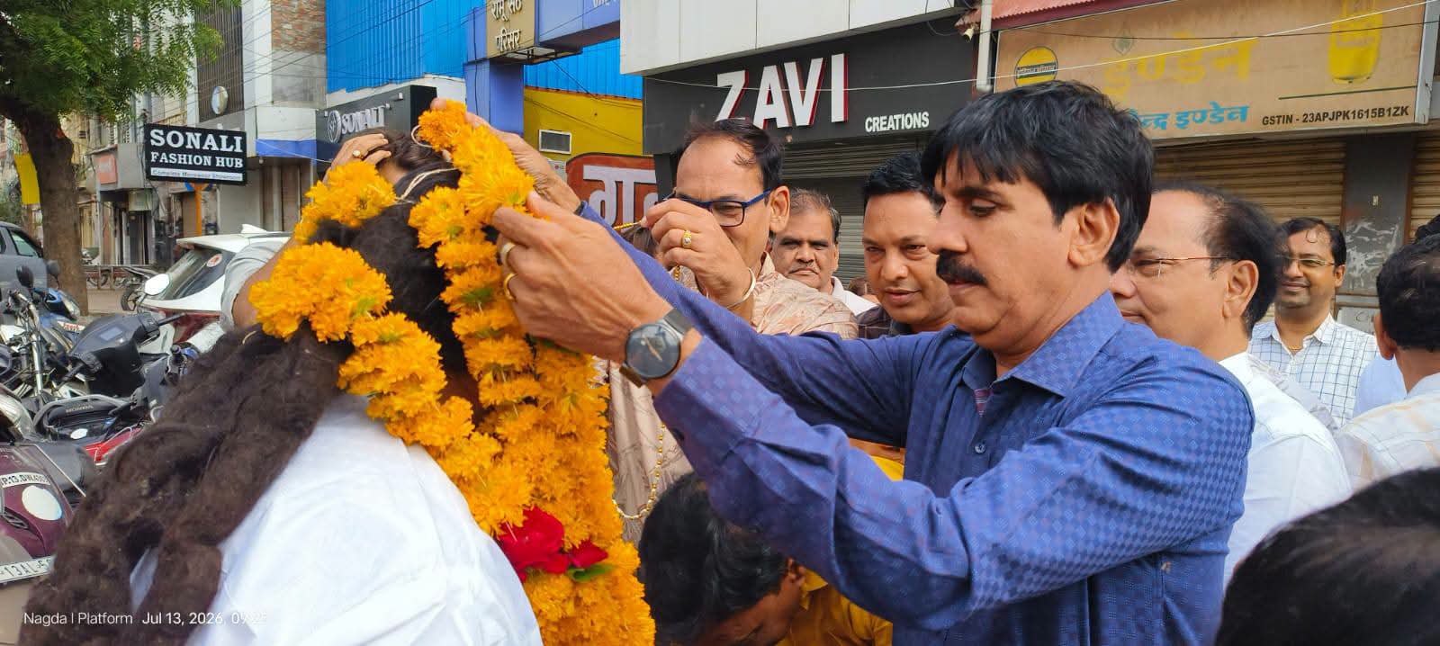 भव्य स्वागत: अमरावती के पीठाधीश्वर श्री 1008 शक्ति महाराज का नागदा आगमन, गोमाता को राष्ट्रीय स्तर पर विशेष दर्जा दिलाने का संकल्प
