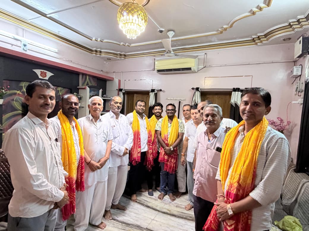 बाबा बर्फानी के दर्शन कर लौटे स्वर्णकार समाज के सात युवाओं का सांचौर में भव्य स्वागत, ढोल-नगाड़ों और पुष्पवर्षा से गूंजा शहर