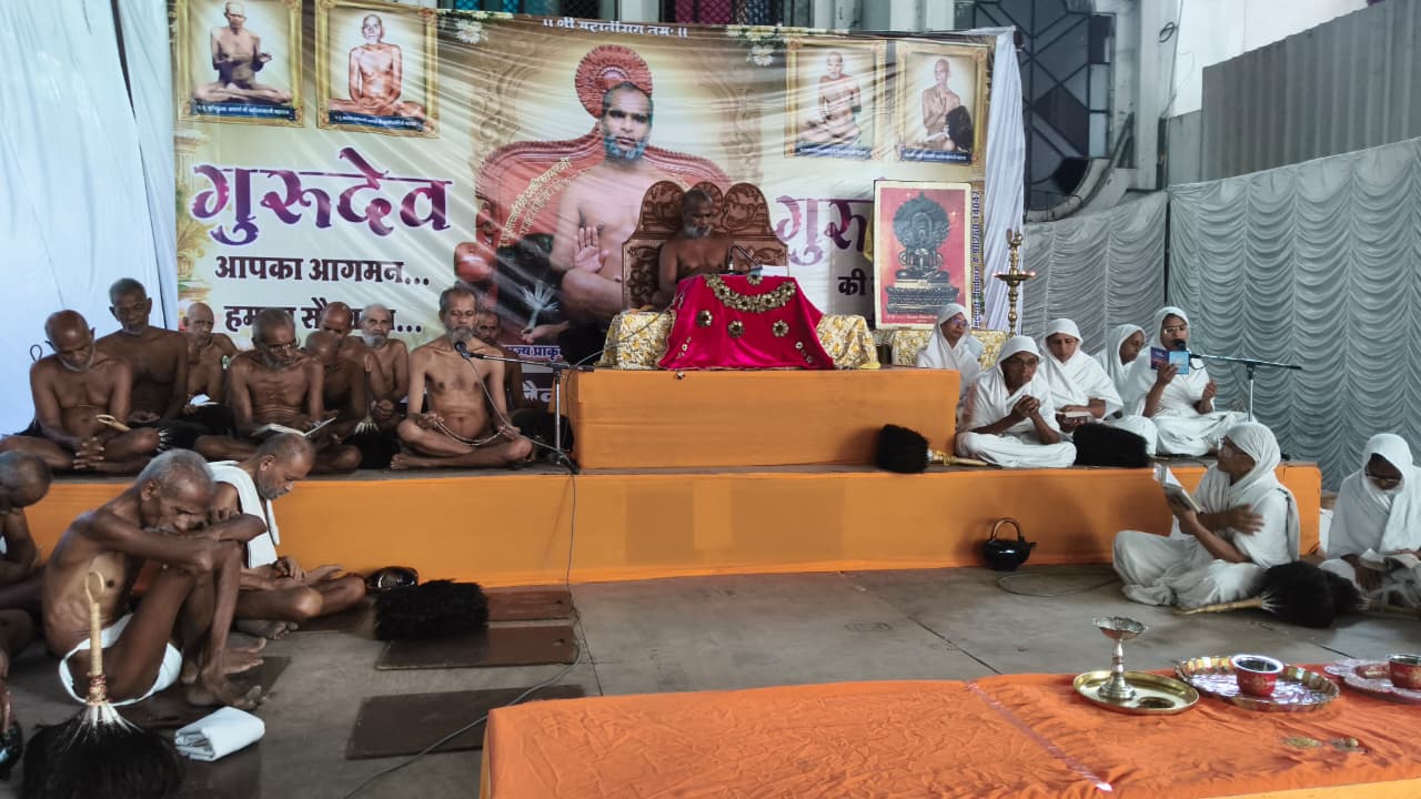 108 मुनिश्री सुनिल सागर जी महाराज का भव्य मंगल प्रवेश: क्लर्क कॉलोनी में ऐतिहासिक धार्मिक उत्साह की 10 खास झलकियां