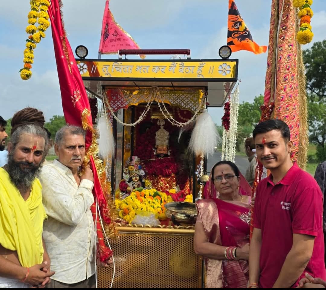 टांडा से खाटू धाम के लिए निकली भव्य पैदल यात्रा, भजन संध्या में उमड़ी श्रद्धालुओं की भीड़, अच्छी बारिश और खुशहाली की कामना के साथ रवाना हुए श्याम भक्त