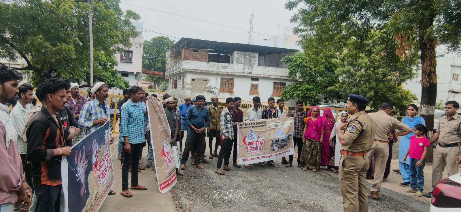 “नशे से दूरी है ज़रूरी 2.0” अभियान को मिली गति: अलीराजपुर जिले में स्कूलों और हाट-बाजारों में चला व्यापक जन-जागरूकता अभियान