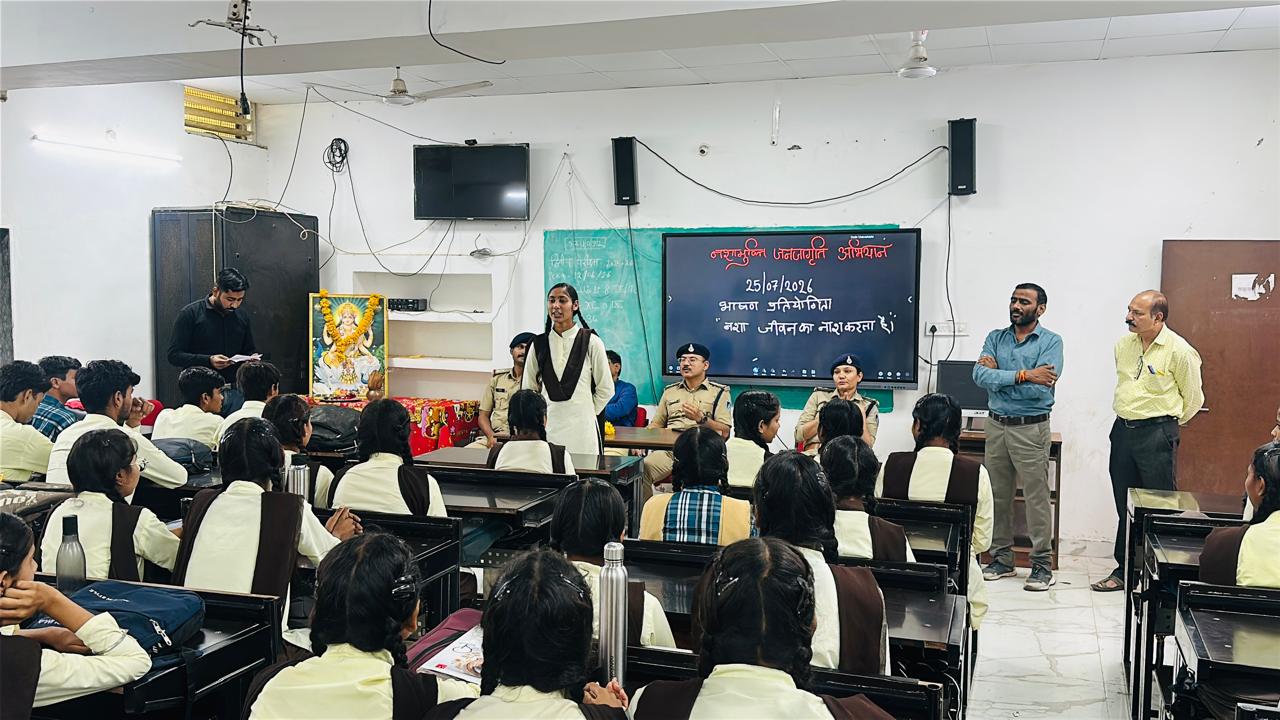CM Rise School Manawar में नशा मुक्ति अभियान के तहत आयोजित हुई निबंध एवं भाषण प्रतियोगिता