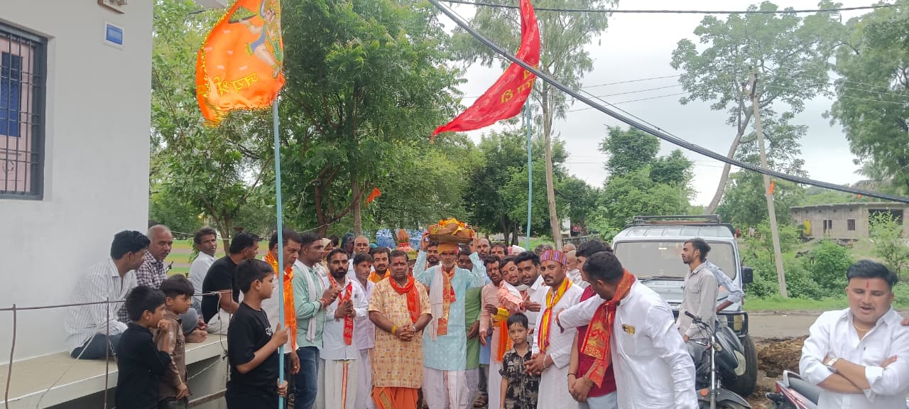 Women perform Gyaras Udyapan and devotees participate in the Hawan Yagya during the concluding ceremony of the seven-day Shrimad Bhagwat Katha at Hanuman Temple in Karondi village, followed by a community feast