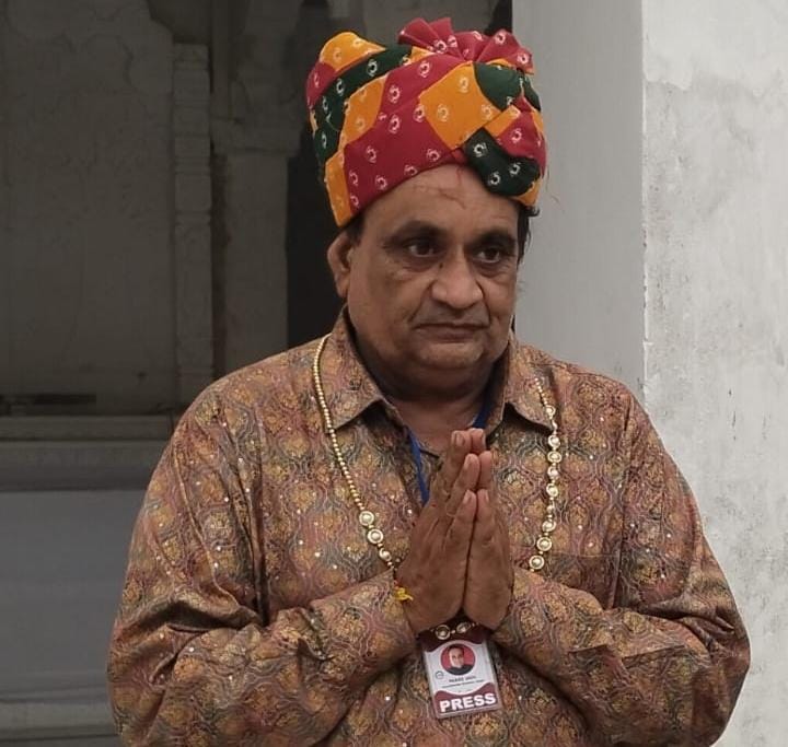 गुरु पूर्णिमा पर विशेष: 7 प्रेरणादायक कारण, क्यों गुरु के बिना जीवन अधूरा है | जानिए गुरु का अद्भुत महत्व