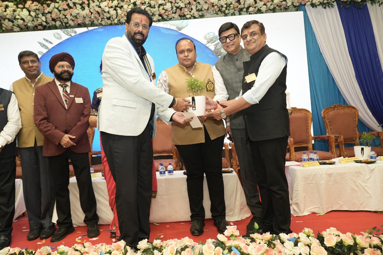 Rotary Club Shahdol का शपथ ग्रहण समारोह संपन्न, सेवा कार्यों को नई ऊँचाइयों तक ले जाने का संकल्प