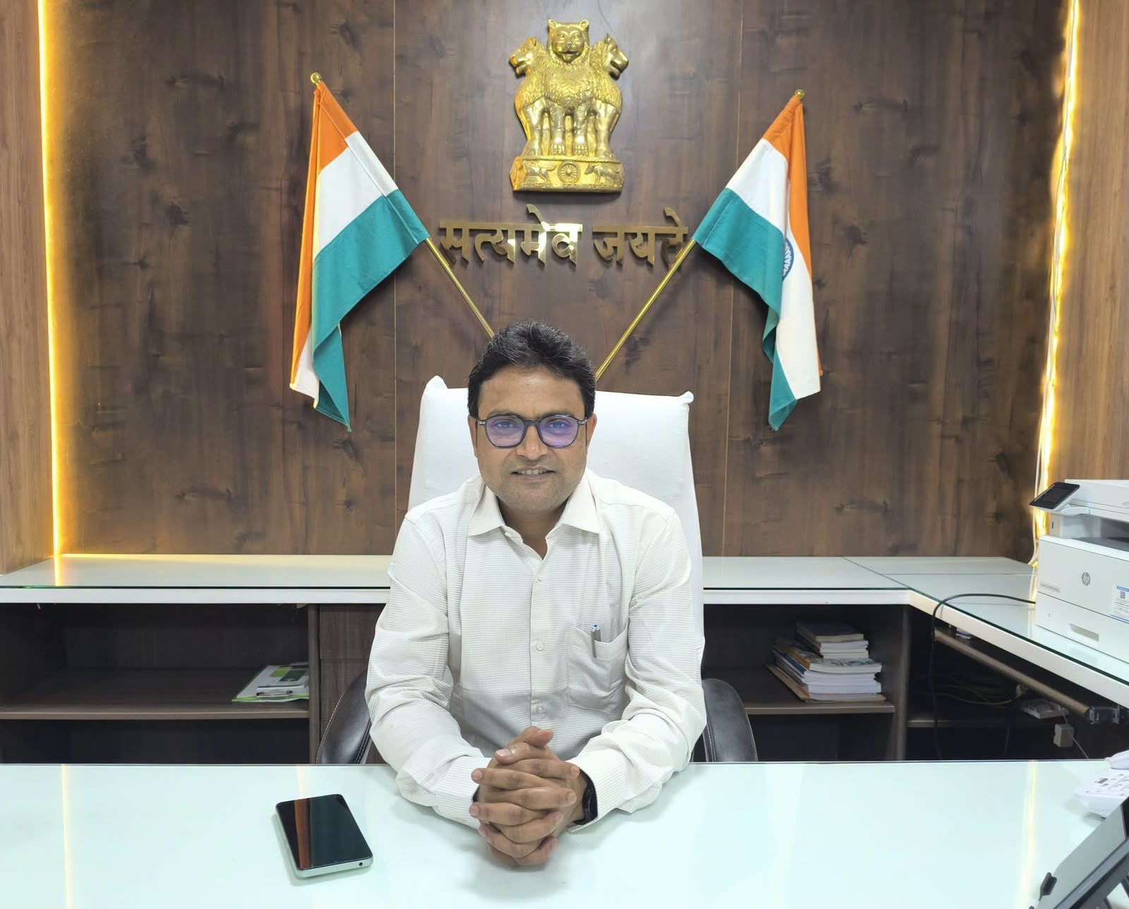 Khargone News : नवागत कलेक्टर गुरु प्रसाद ने संभाला खरगोन का कार्यभार, जिले के 49वें कलेक्टर बने