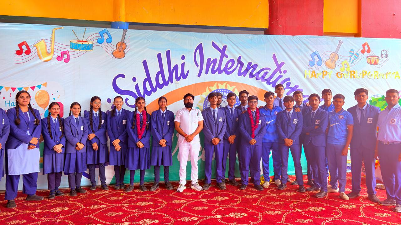 Riddhi Siddhi International School Rajgarh  में गुरु पूर्णिमा का भव्य आयोजन, विद्यार्थियों ने गुरुजनों के प्रति व्यक्त की श्रद्धा