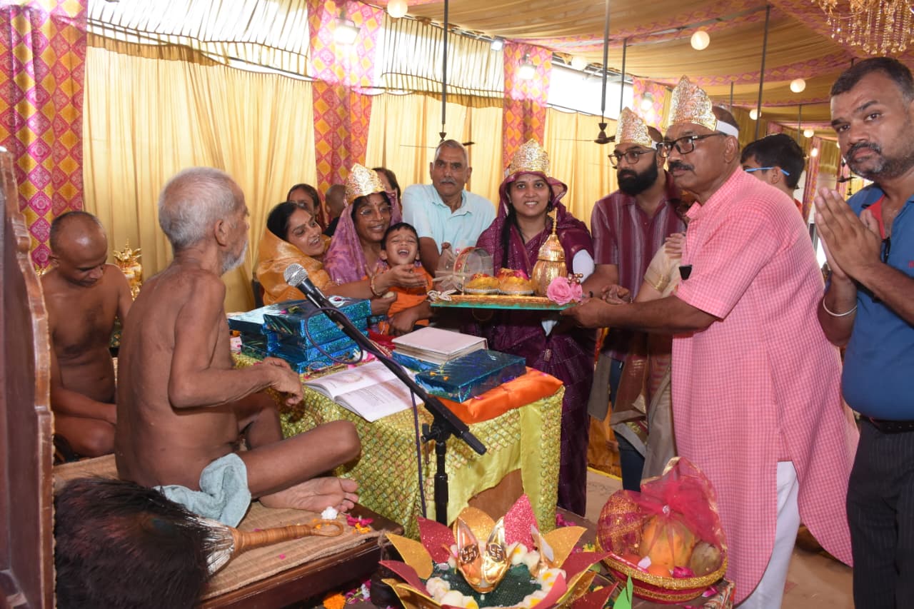 ग्वालियर में आठ संतों का एक साथ चातुर्मास कलश स्थापना समारोह, सकल जैन समाज ने निभाई सहभागिता