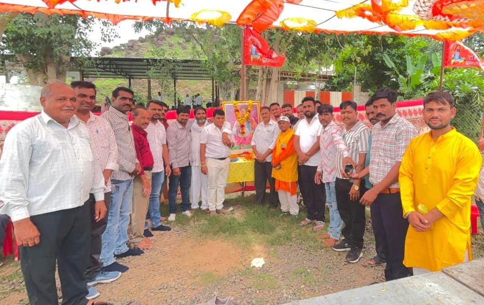 Sant Ravidas समाज ने श्रद्धा और उत्साह के साथ मनाया गुरु पूर्णिमा उत्सव, निर्माणाधीन संत गुरु शिवमणि रविदास मंदिर बनेगा आस्था का केंद्र