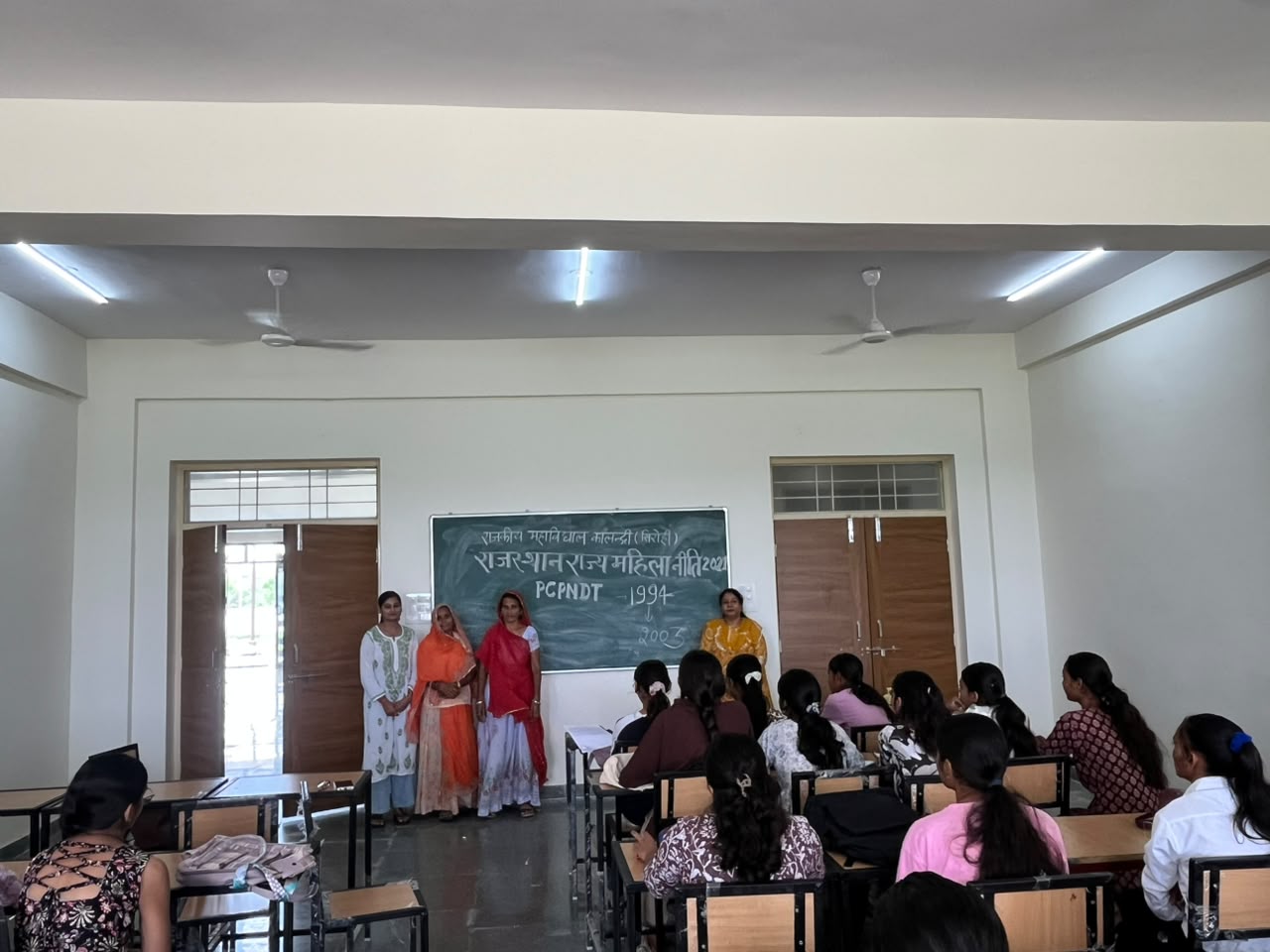 महिला नीति एवं कानूनी अधिकारों पर छात्राओं को किया जागरूक, आत्मरक्षा और सशक्तिकरण पर दिया जोर