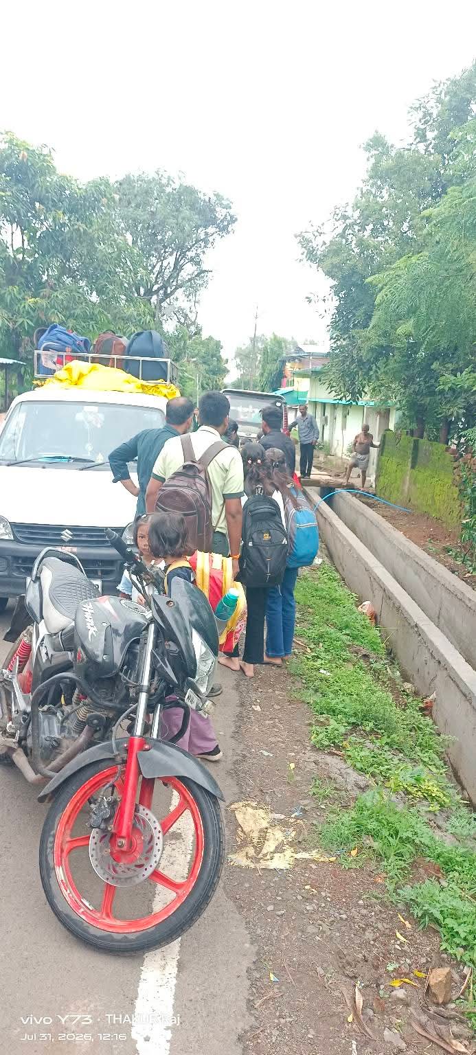 आमला: अधूरी नाली बनी हादसों का कारण, बोडखी बंधा रोड पर छात्रा फिर हुई घायल